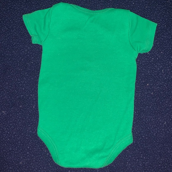 St.Patti’s 0-3 Onesie - Picture 2 of 3